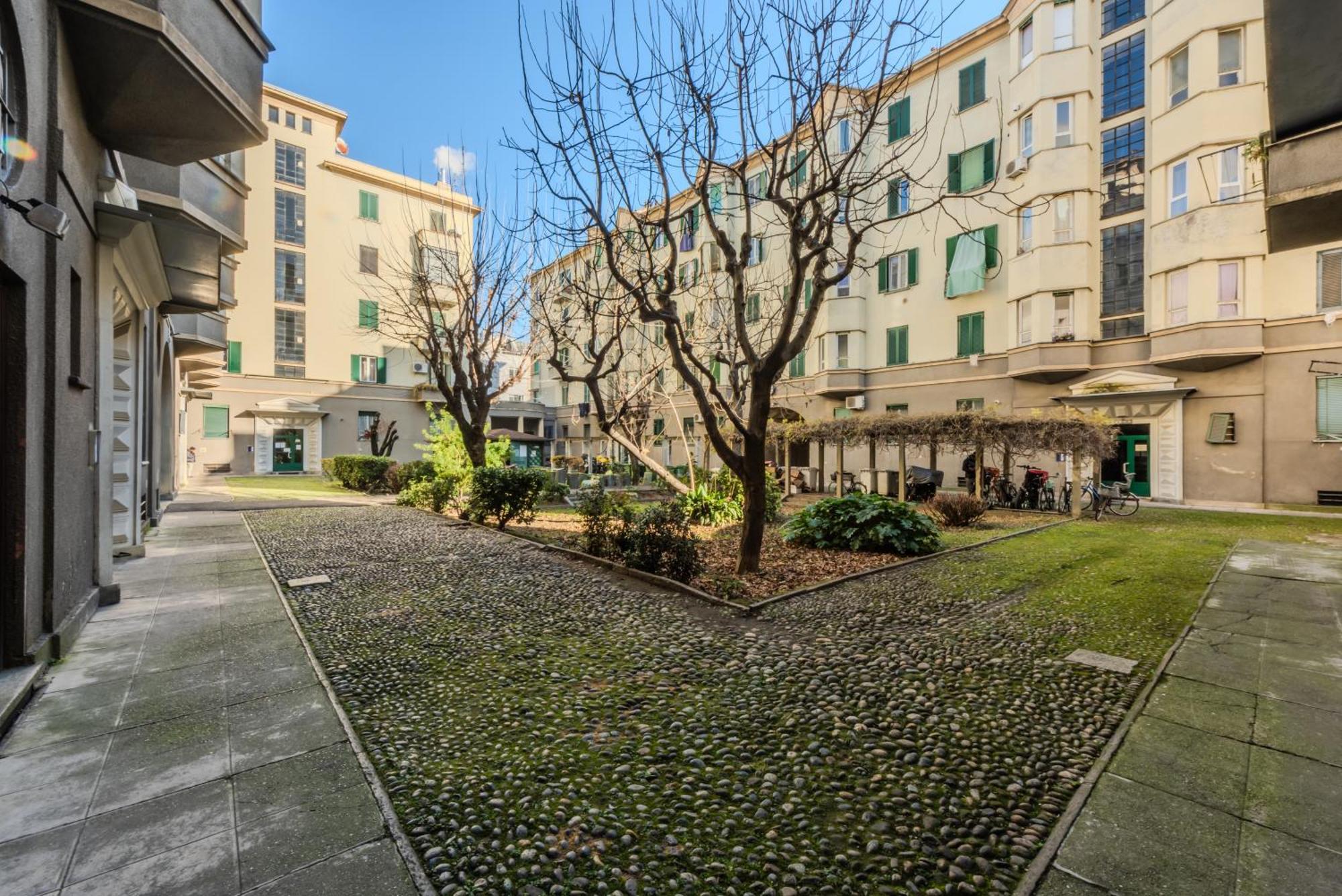 New And Functional Apartments Near The Metro Mailand Exterior foto