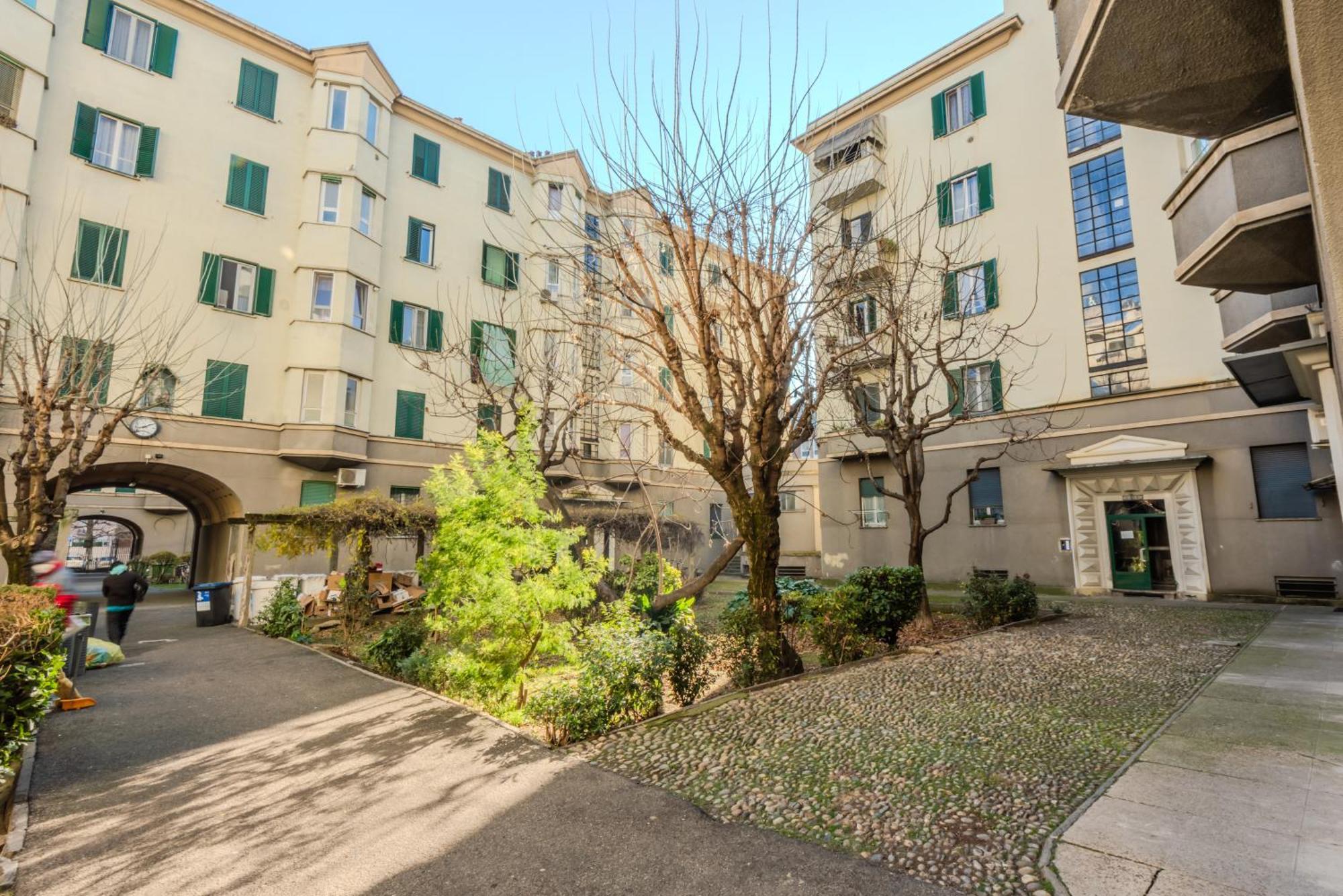 New And Functional Apartments Near The Metro Mailand Exterior foto
